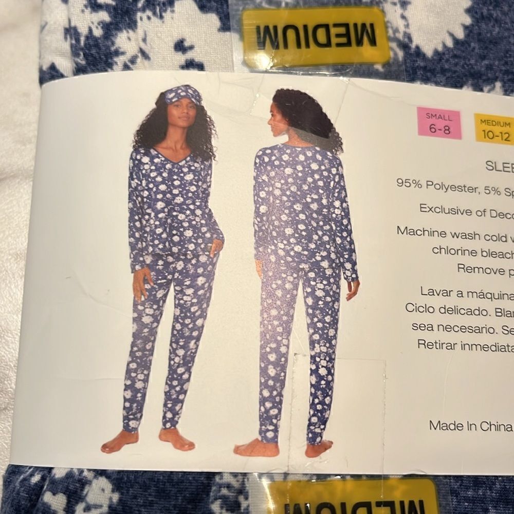 DKNY SLEEP JOGGER SET WITH EYE MASK - Picture 6 of 7